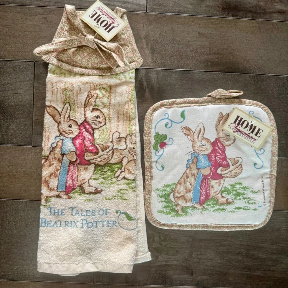 Beatrix Potter Peter Rabbit Tie Towel and Pot Holder Set NWT Cottagecore